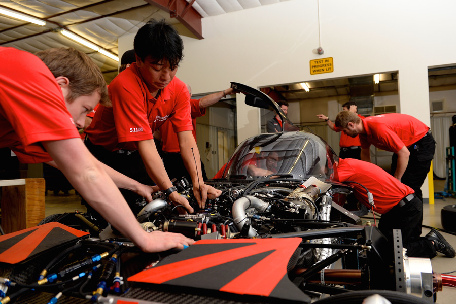 Road to Le Mans 2015S