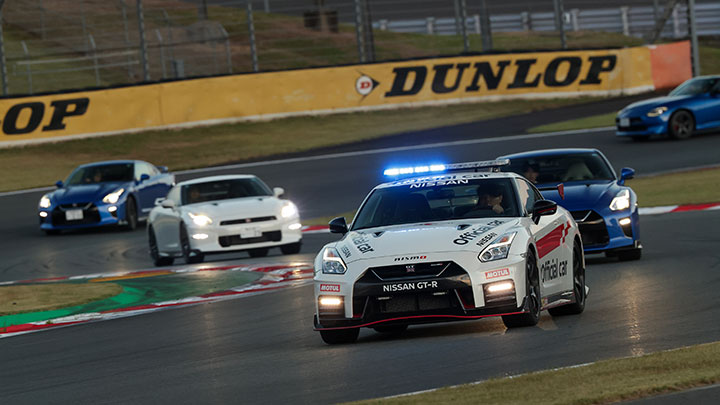 レーシングコース体験走行