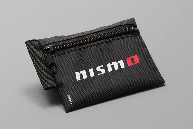 付属するNISMO専用ポーチの写真
