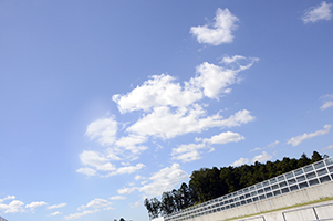 サーキットレッスン 〜 ステアリングワーク、アクセルワークを学ぶ