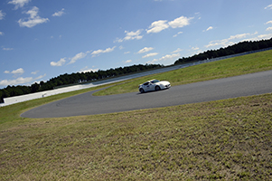 サーキットレッスン 〜 ステアリングワーク、アクセルワークを学ぶ