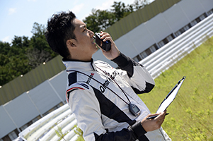 サーキットレッスン 〜 ステアリングワーク、アクセルワークを学ぶ