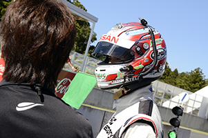 サーキットレッスン 〜 ステアリングワーク、アクセルワークを学ぶ