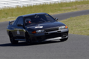サーキットレッスン 〜 ステアリングワーク、アクセルワークを学ぶ
