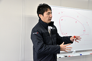 ドライビングレッスン開催報告 〜 ブレーキ、荷重移動、車両挙動を学ぶ