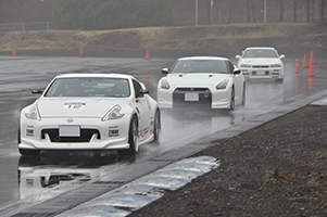 ドライビングレッスン開催報告 〜 滑りやすい路面で車両挙動をマスター