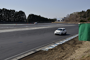 大森Fスタッフ ドライブレーニング 〜 NISMOシリーズの全てを知る