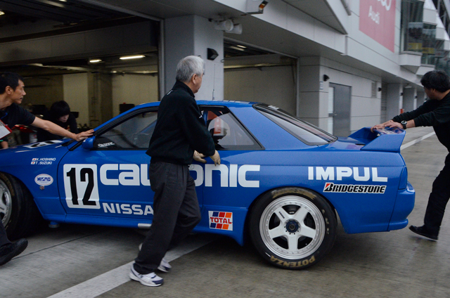 神の手を持つレジェンド藤田が記念車を蘇らせる 〜 NISMOフェスティバル準備(映像付き)