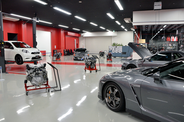 BNR34用カーボン導風板が人気 〜 R35とマーチNISMOにも注目集まる