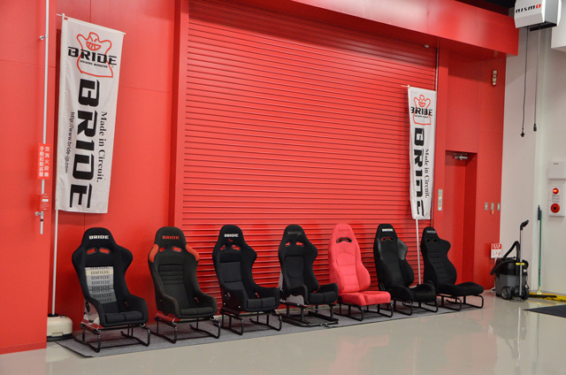 BNR34用カーボン導風板が人気 〜 R35とマーチNISMOにも注目集まる