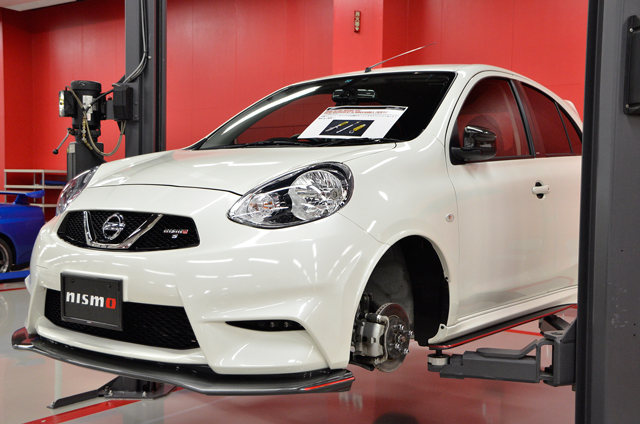 BNR34用カーボン導風板が人気 〜 R35とマーチNISMOにも注目集まる