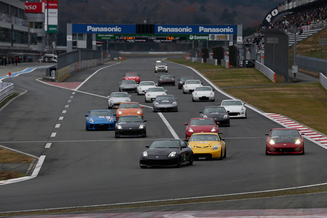 観衆の前の雄姿 〜 Zチャレンジ@NISMOフェスティバル