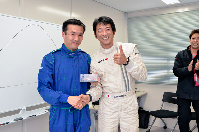 ステアリングを切るタイミングと量を知る 〜 ドライビングレッスンレポート