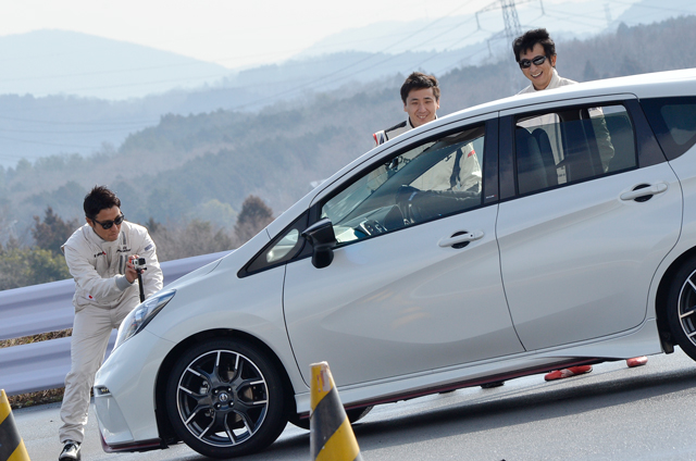 ノートNISMO SやらマーチNISMO Sやら… 〜 スタッフ向けドライビングレッスン