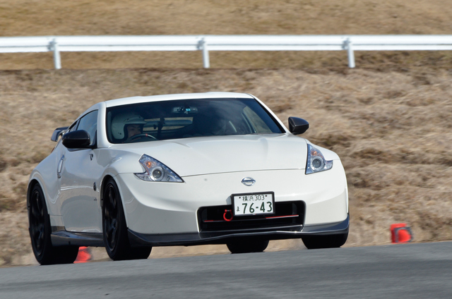 ノートNISMO SやらマーチNISMO Sやら… 〜 スタッフ向けドライビングレッスン