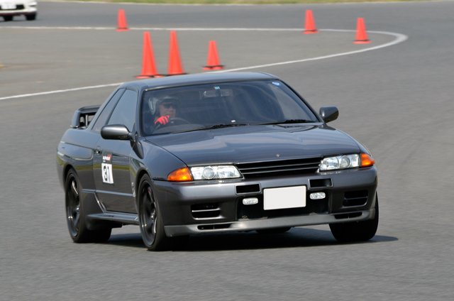 タイヤをならしてコーナリング 〜 サーキットレッスンレポート