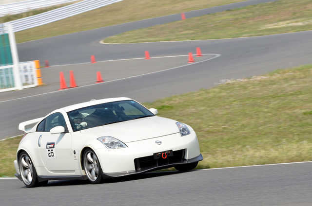 タイヤをならしてコーナリング 〜 サーキットレッスンレポート