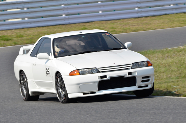 タイヤをならしてコーナリング 〜 サーキットレッスンレポート