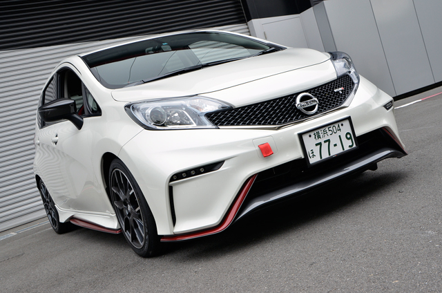 牽引フック発売開始! 〜 K13マーチNISMO(S)&E12ノートNISMO(S)用