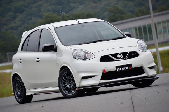 チタンマフラーの焼け具合 〜 マーチNISMO Sの場合