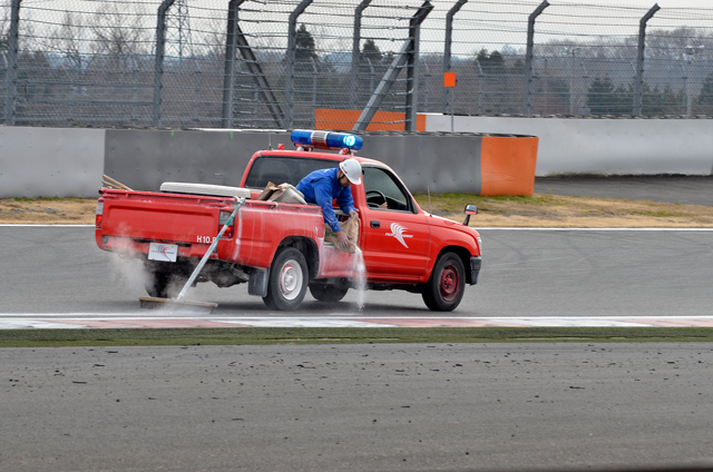 レースの醍醐味を満喫 〜 7時間耐久レース 参戦サポート