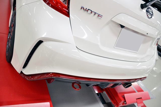ノートNISMO Sに牽引フック装着