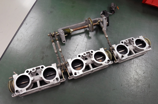 RB26DETT 用新メニュー 〜 スロットルボディのオーバーホール