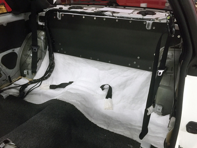 早速、お客さまの車両にも施工させていただきました