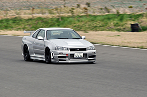 「BNR34 + R35純正ブレーキ」当主チェック