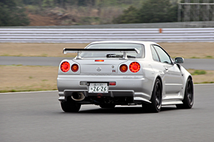 「BNR34 + R35純正ブレーキ」当主チェック